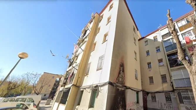 Tenanted Badalona flat, three bedrooms