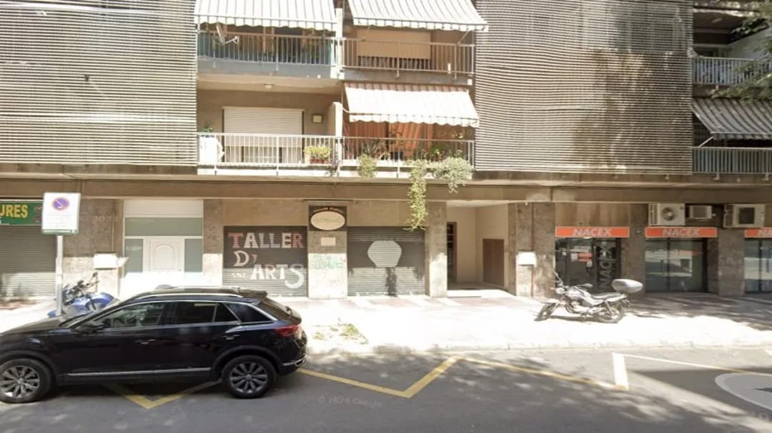 Tenanted Viladecans flat, 121 m², 3-bed