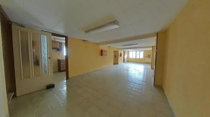 Edificio de oficinas en Móra la Nova