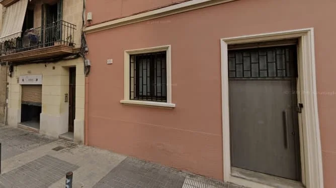 Piso alquilado de tres habitaciones en el centro