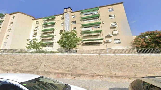 Rented Terrassa flat, three-bedroom investment