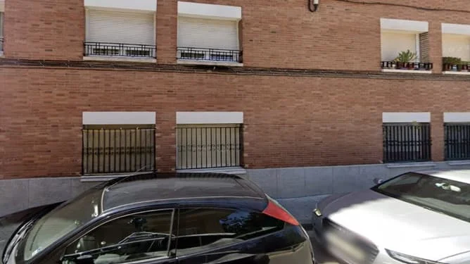 Rented Manresa flat, 3-bedroom investment