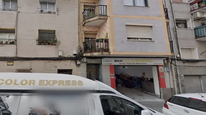 Tenanted Hospitalet flat, central location