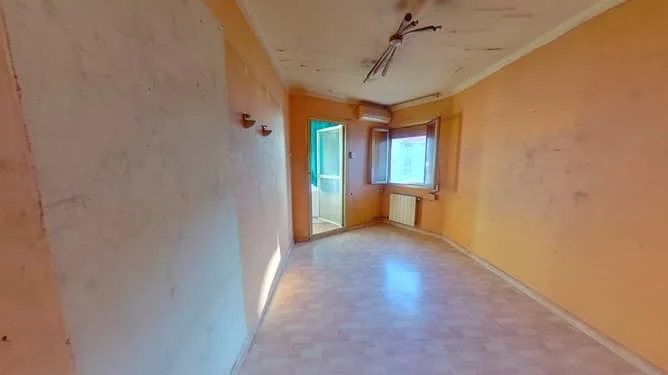 Occupied two-bedroom flat in Cornellà