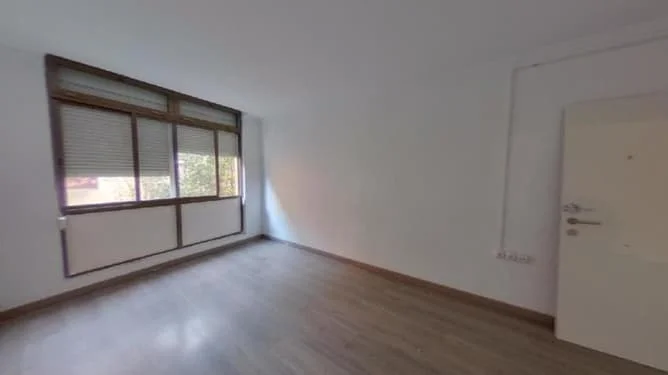 Piso alquilado de cuatro habitaciones en Hospitalet