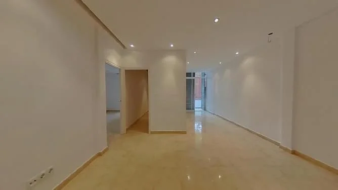 Tenanted Barcelona flat, 3 bedrooms