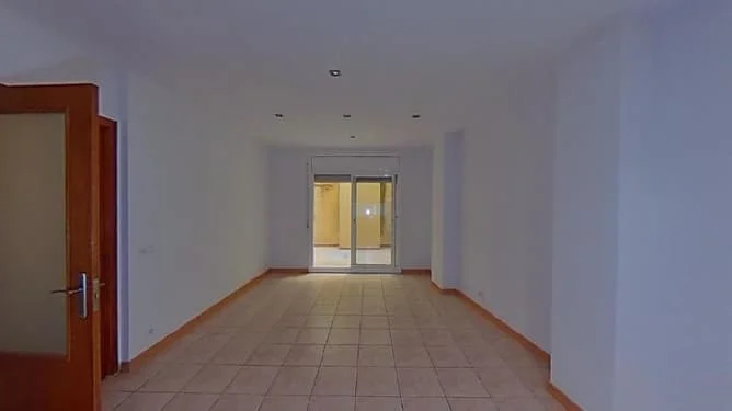 Tenanted Mataró flat, 3 bedrooms
