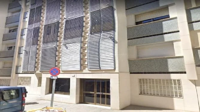 Piso ocupado de tres habitaciones en Mataró