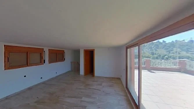 Chalet ocupado con piscina, 204 m²