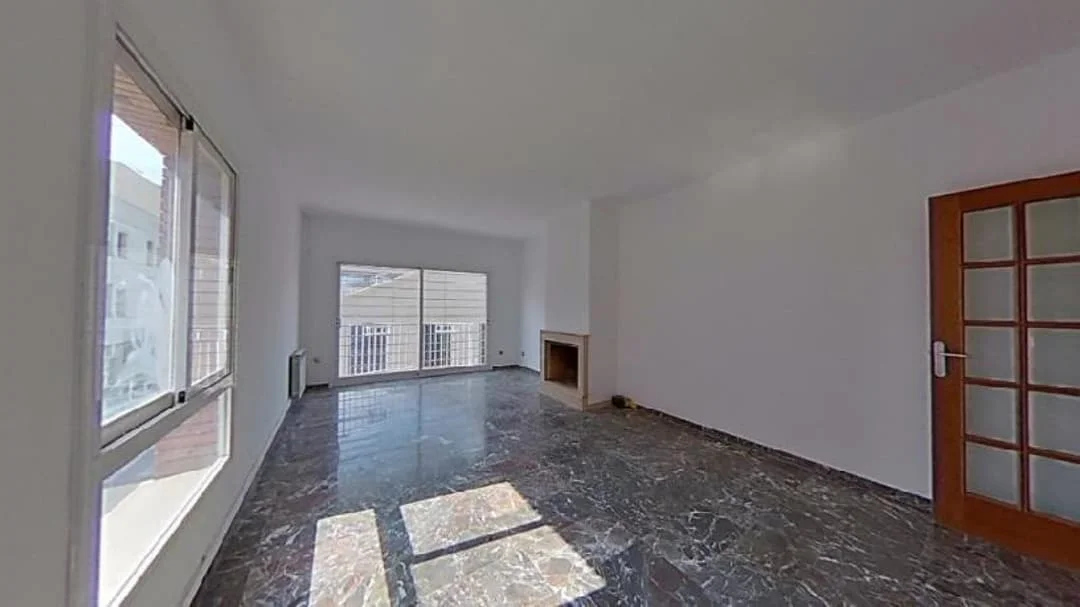 Rented Sabadell flat with four bedrooms