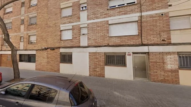 Tenanted Sabadell flat, three-bedroom investment