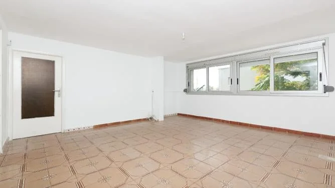 Piso ocupado de tres habitaciones en Sabadell