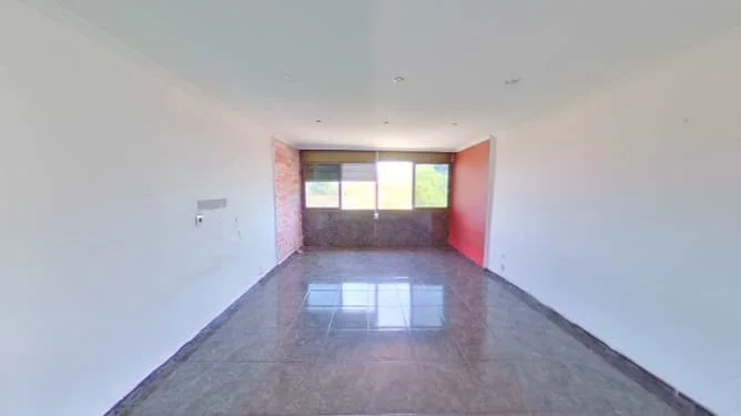 Piso ocupado de 3 habitaciones en Sant Boi