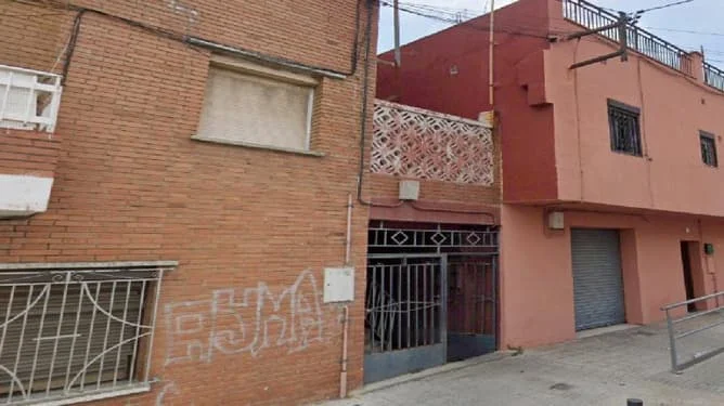 Chalet ocupado cerca de Barcelona, 6 habitaciones
