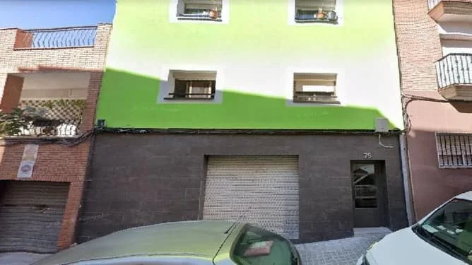 Tenanted flat in central Santa Coloma