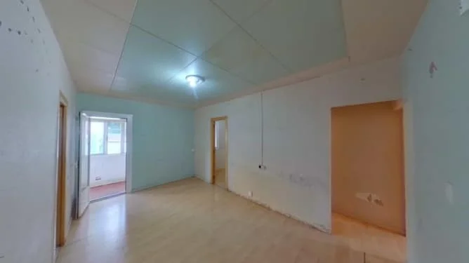 Occupied three-bedroom flat in Santa Coloma