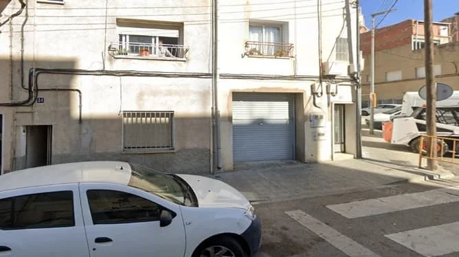 Tenanted Terrassa flat with three bedrooms