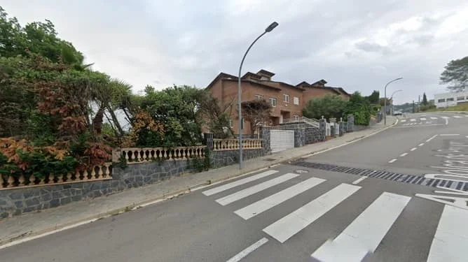 Casa adosada ocupada en subasta, 4 dormitorios