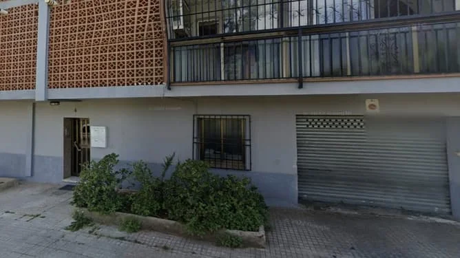 Tenanted Viladecans flat, 3-bedroom investment