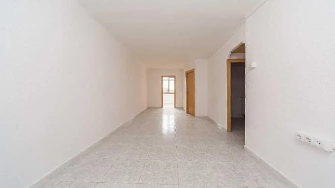 Piso alquilado en Badalona con tres habitaciones
