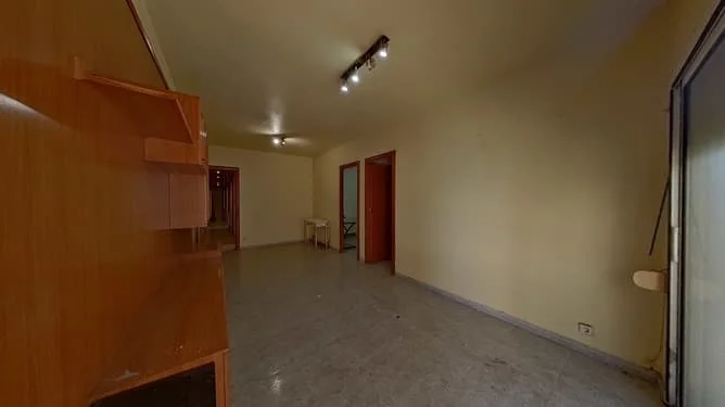 Four-bedroom Badalona flat near centre