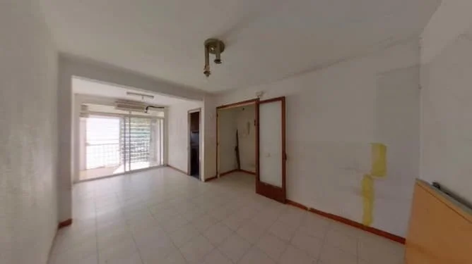 Occupied Badalona flat, 75 m², 3-bed