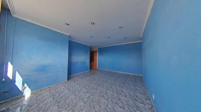 Piso ocupado de tres habitaciones en Badia