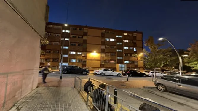 Tenanted Barcelona flat, 3 bedrooms