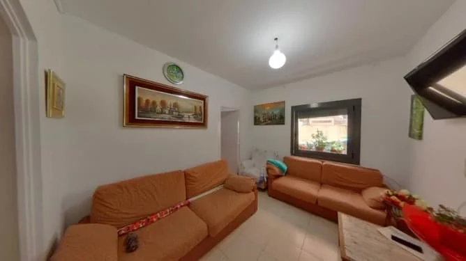 Tenanted Barcelona flat with three bedrooms
