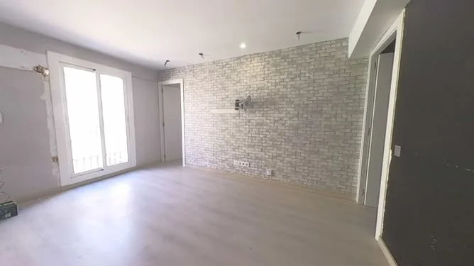 Barcelona flat with 73 m², four rooms