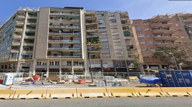 Tenanted Barcelona flat, 3 bedrooms