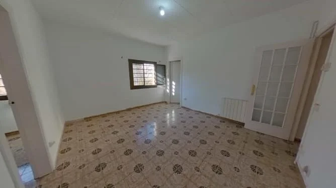 Tenanted Barcelona flat with four bedrooms