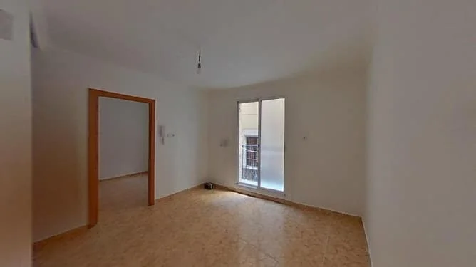 Piso alquilado en el Raval con cuatro habitaciones