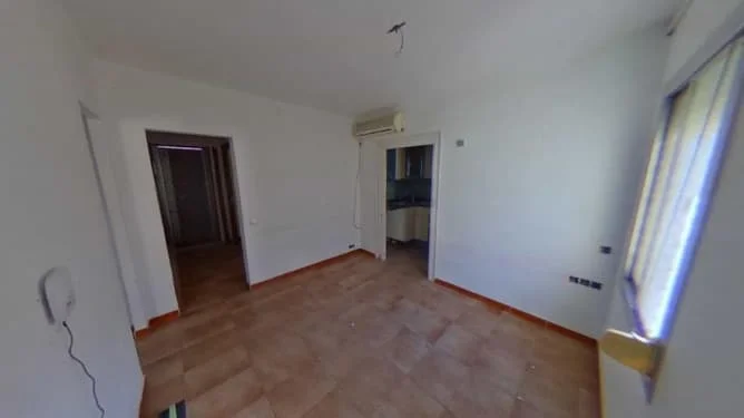 Piso de tres habitaciones con riesgo expropiatorio