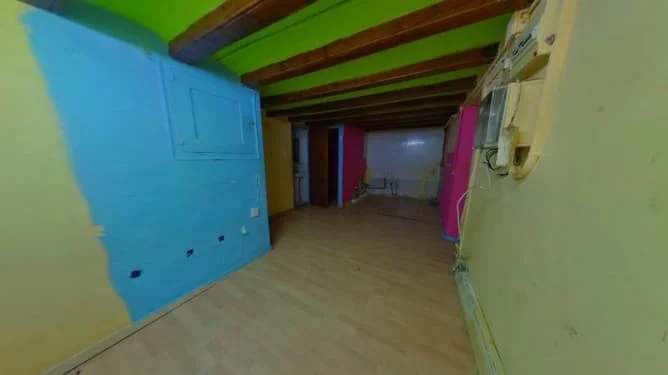 Piso para reformar en El Raval, 3 habitaciones
