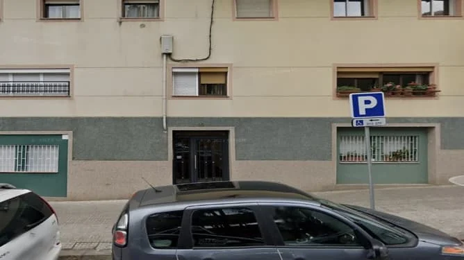 Tenanted Barcelona flat, 3 bedrooms