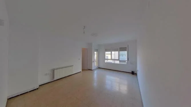 Piso VPO ocupado en Girona centro