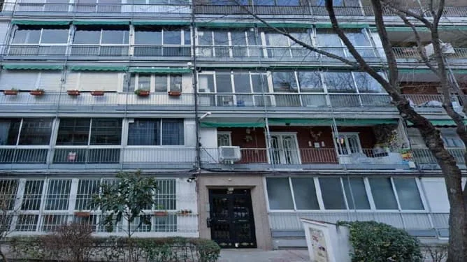 Tenanted Madrid flat with three bedrooms