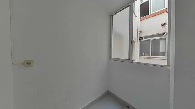 Piso de cuatro habitaciones cerca del centro de El Vendrell