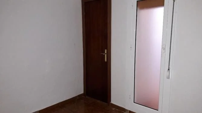 Piso alquilado en Hospitalet, 56 m² y tres habitaciones