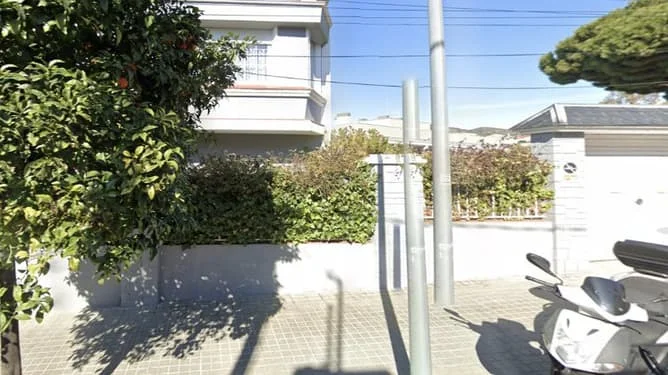 Piso alquilado de tres habitaciones en Llefià