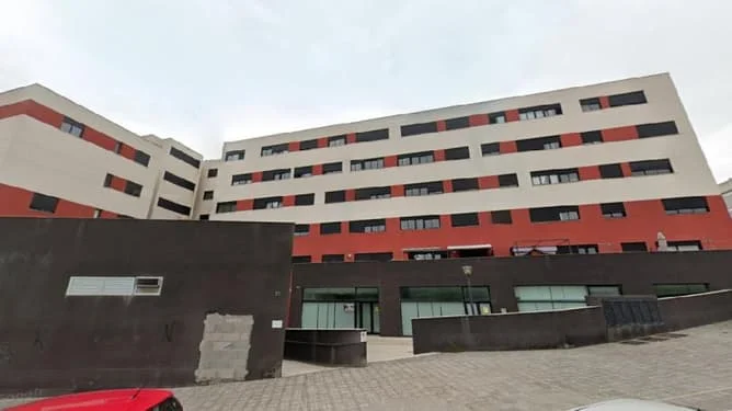 Piso céntrico ocupado de tres dormitorios
