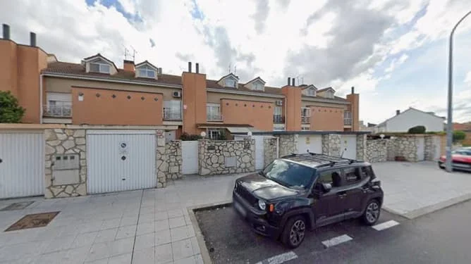 Auction flat in Parla, 145 m²