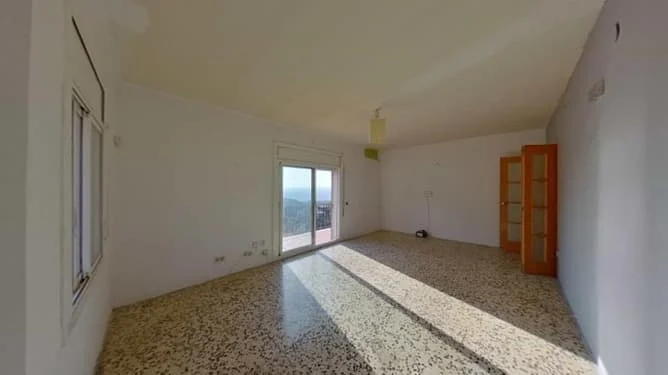 Chalet adosado ocupado en Olesa, 5 habitaciones