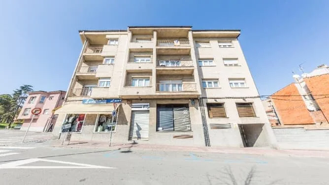 Garaje de 33 m² en sótano en Manlleu