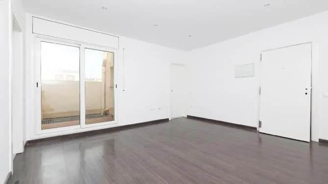 Tenanted Terrassa flat, two-bedroom investment
