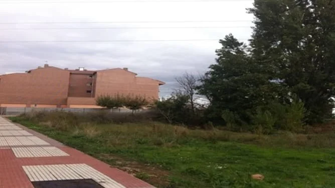 Suelo residencial con 1.103 m² edificables