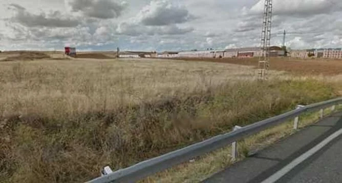 Terreno industrial urbanizable en Camarma