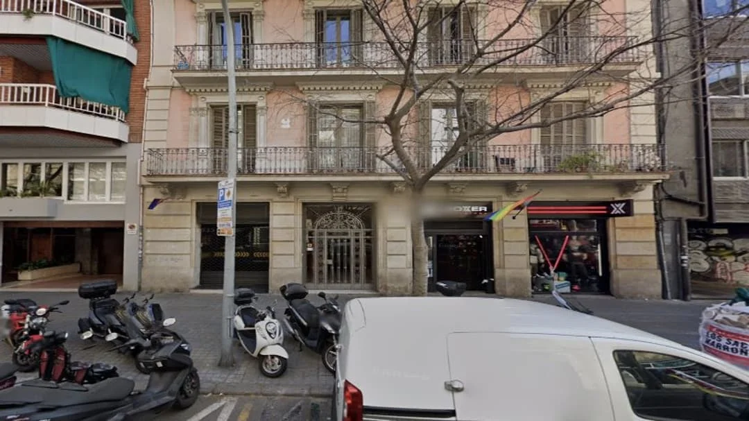 Tenanted two-bedroom flat in Barcelona