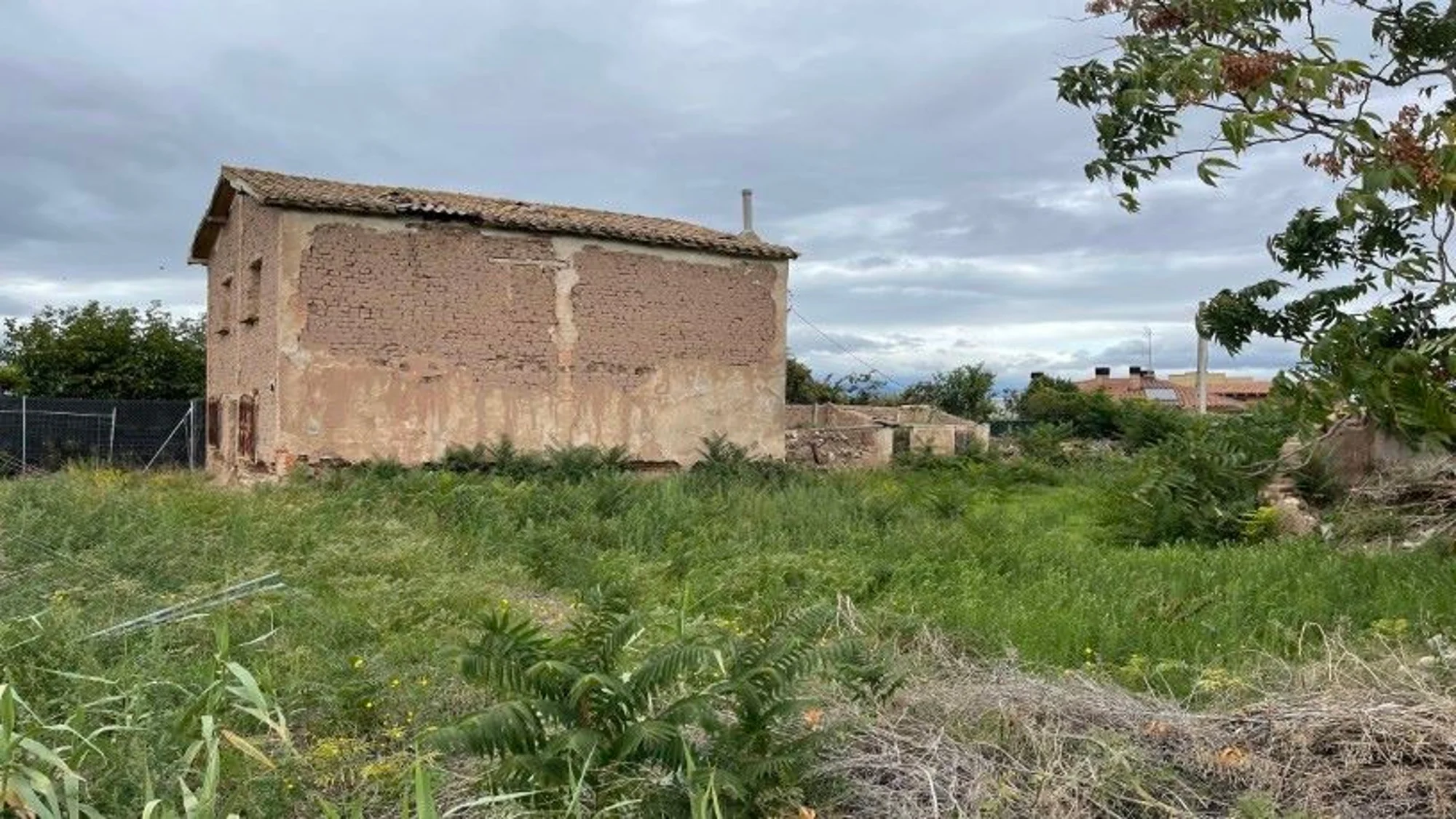 House in Agoncillo with large area